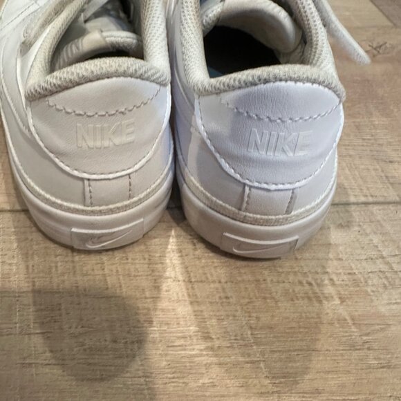 NIKE YOUTH GIRLS WHITE SNEAKER SHOE 2Y DA5381-104 - Picture 5 of 6